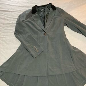 VENUS Gray Tailored Blazer with V-Neck Lapel